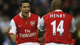 世俱杯直播-世俱杯球鞋与草坪摩擦性能测试及对比赛表现的影响